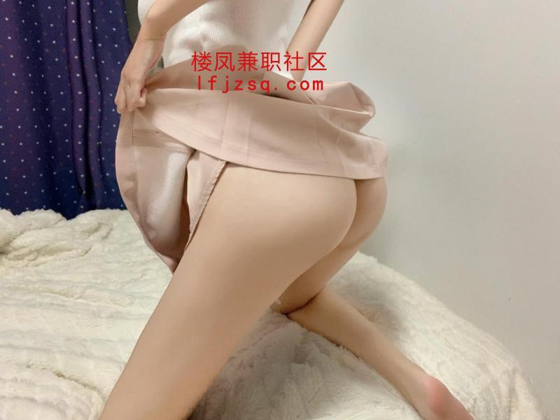 深圳极品风骚御姐皮肤白嫩性感翘臀