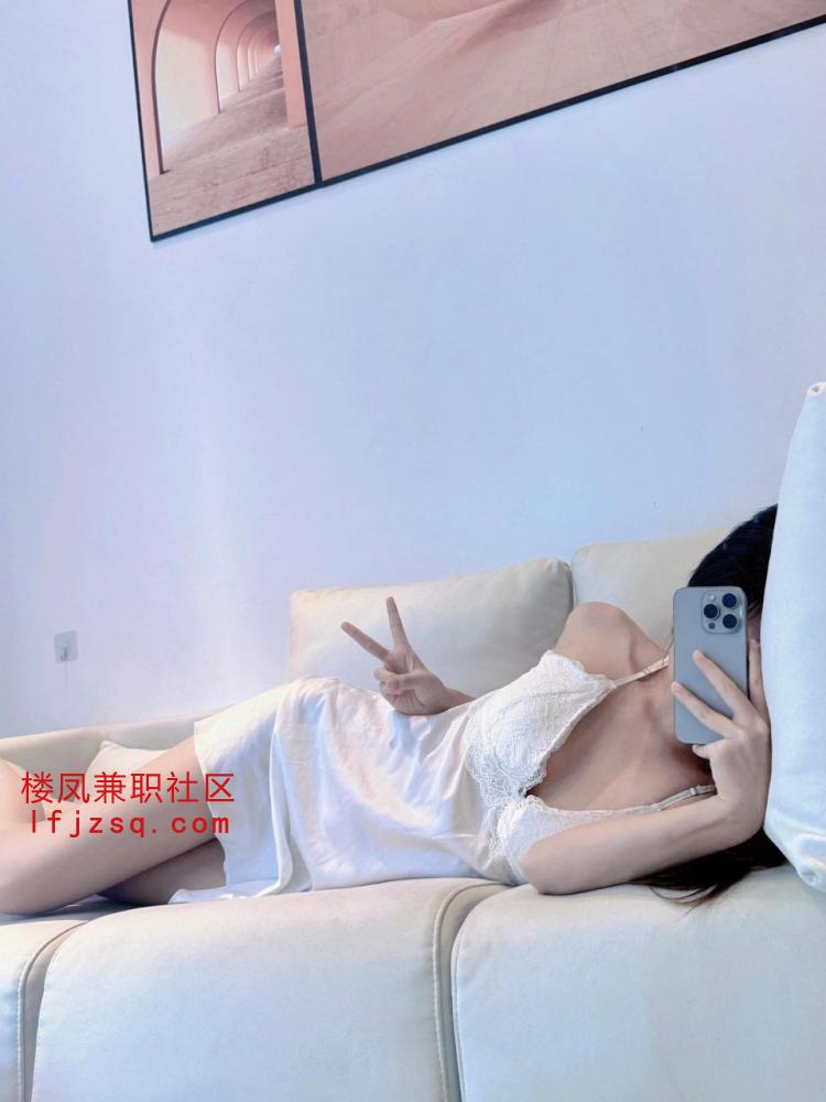 广州性感肤白水润美乳嫩妹