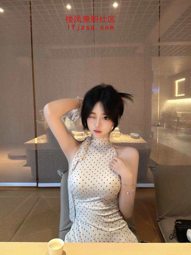 春靓丽少女 白嫩高挑身材