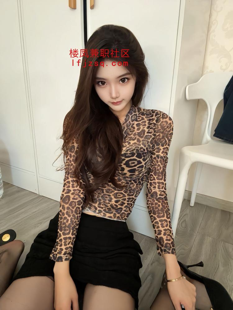 大胸翘臀骚女水多多卖力深喉骑乘扭腰到高潮