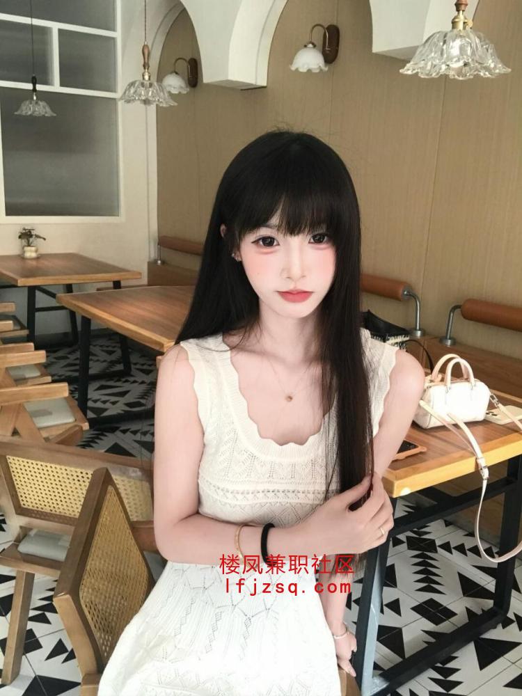 天津白虎嫩穴小萝莉大保健