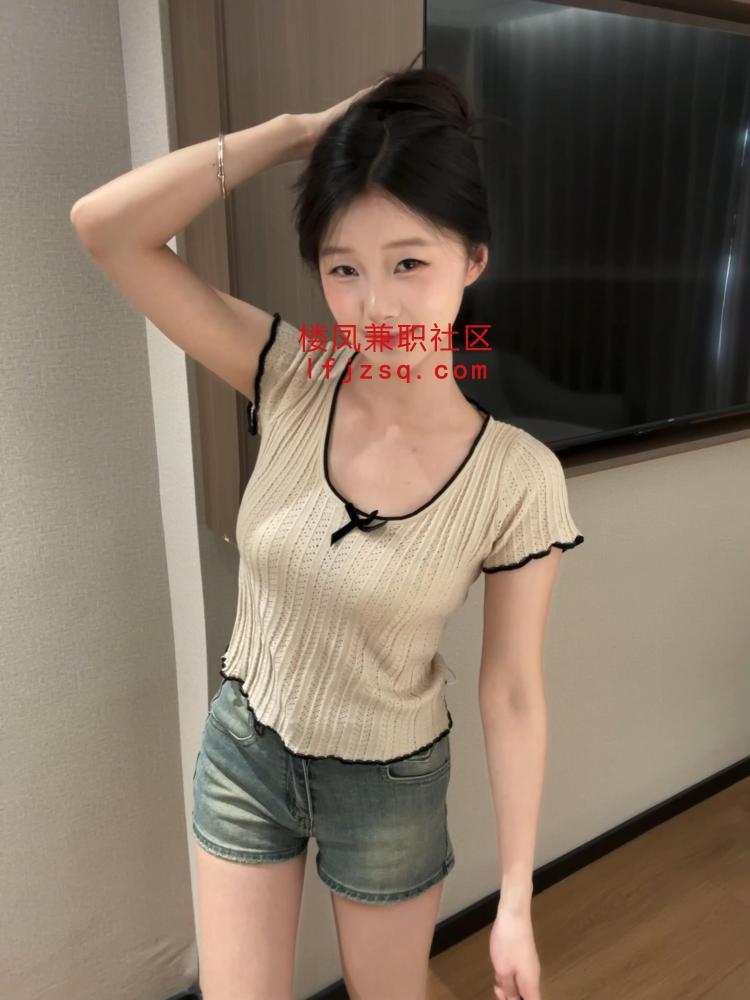05后在校学妹完美身材肤白貌美兼职在外租房
