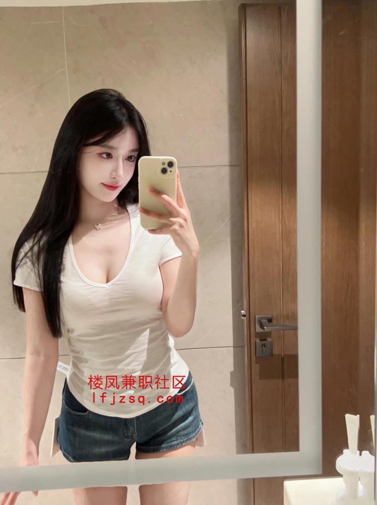 吴江00后嫩妹身材性感大波蜜桃臀夹的好紧