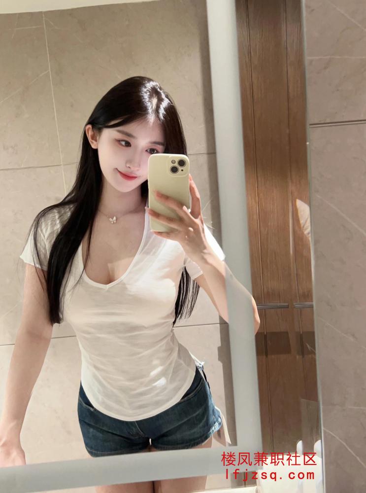 吴江00后嫩妹身材性感大波蜜桃臀夹的好紧