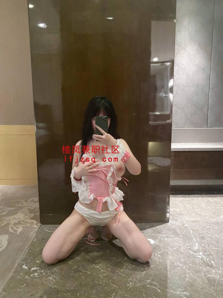 义乌极品00后兼职刚下海学生妹