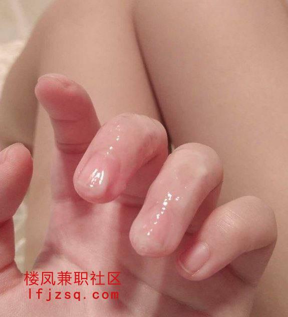 刚下海兼职女孩水嫩多汁各种姿势配合