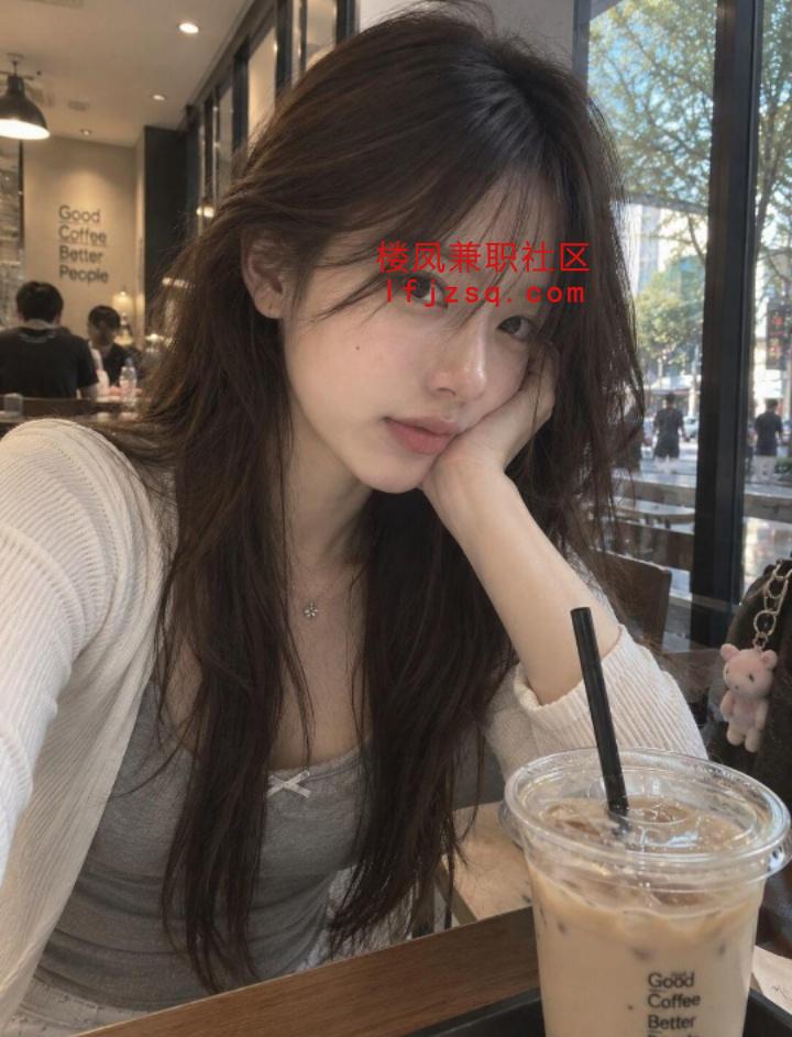 天津清纯学生妹下海兼职粉嫩鲍超多汁