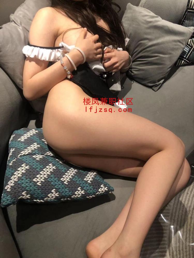 杭州市极品嫩妹超粉嫩完美翘臀大长腿