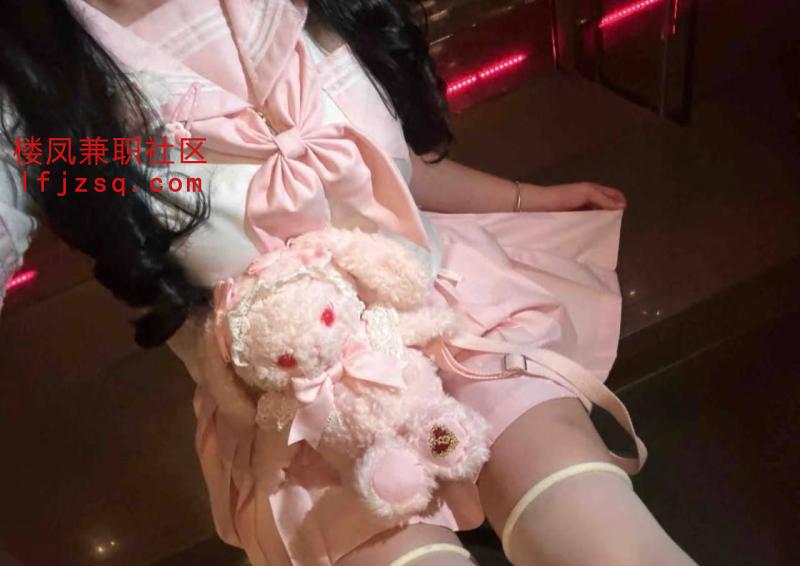 哈尔滨美乳御姐小依琳黑丝
