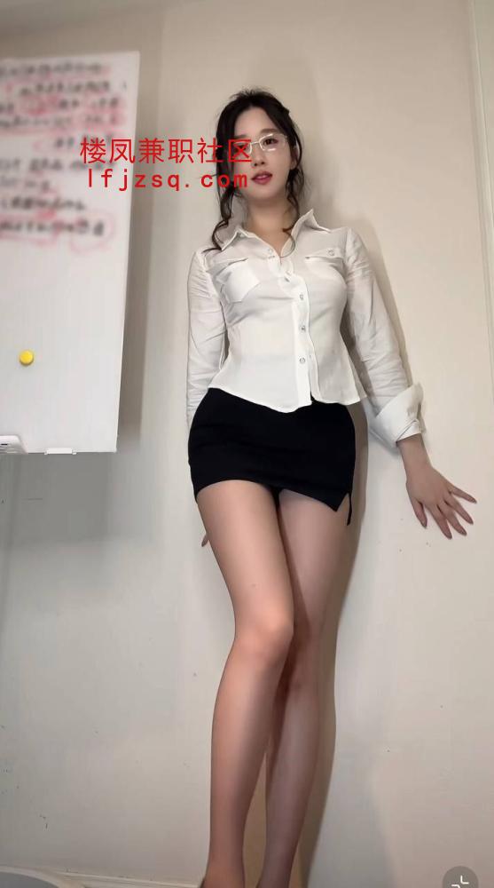 深圳真实00后兼职白虎粉嫩多汁会夹会吸 晚上外出