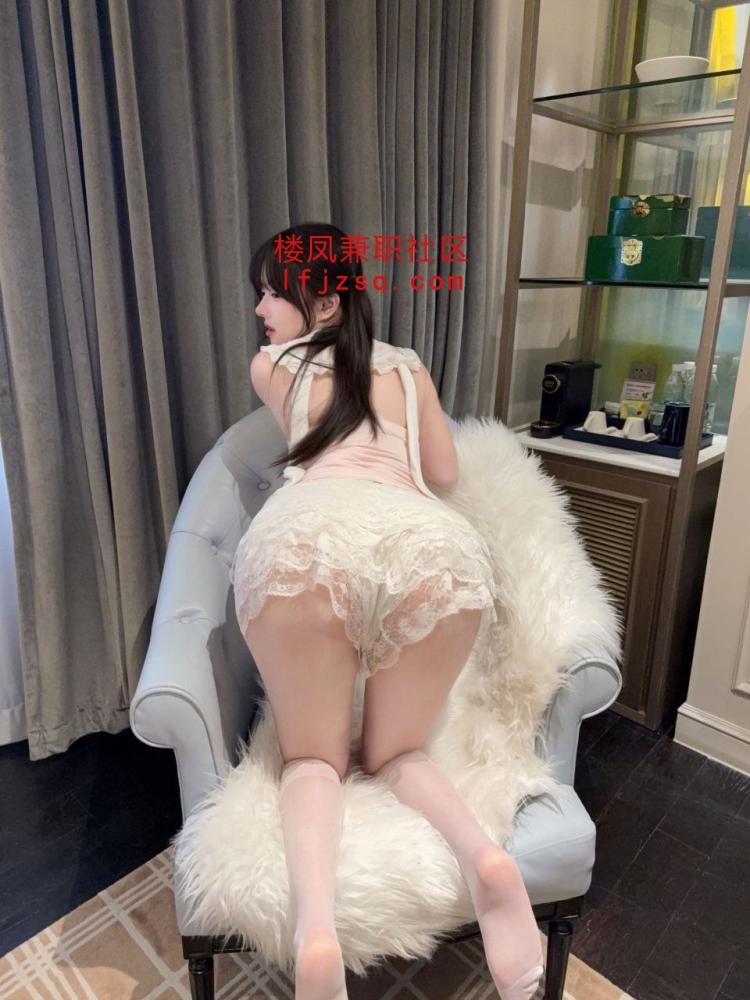 宜春多汁三点粉大胸妹