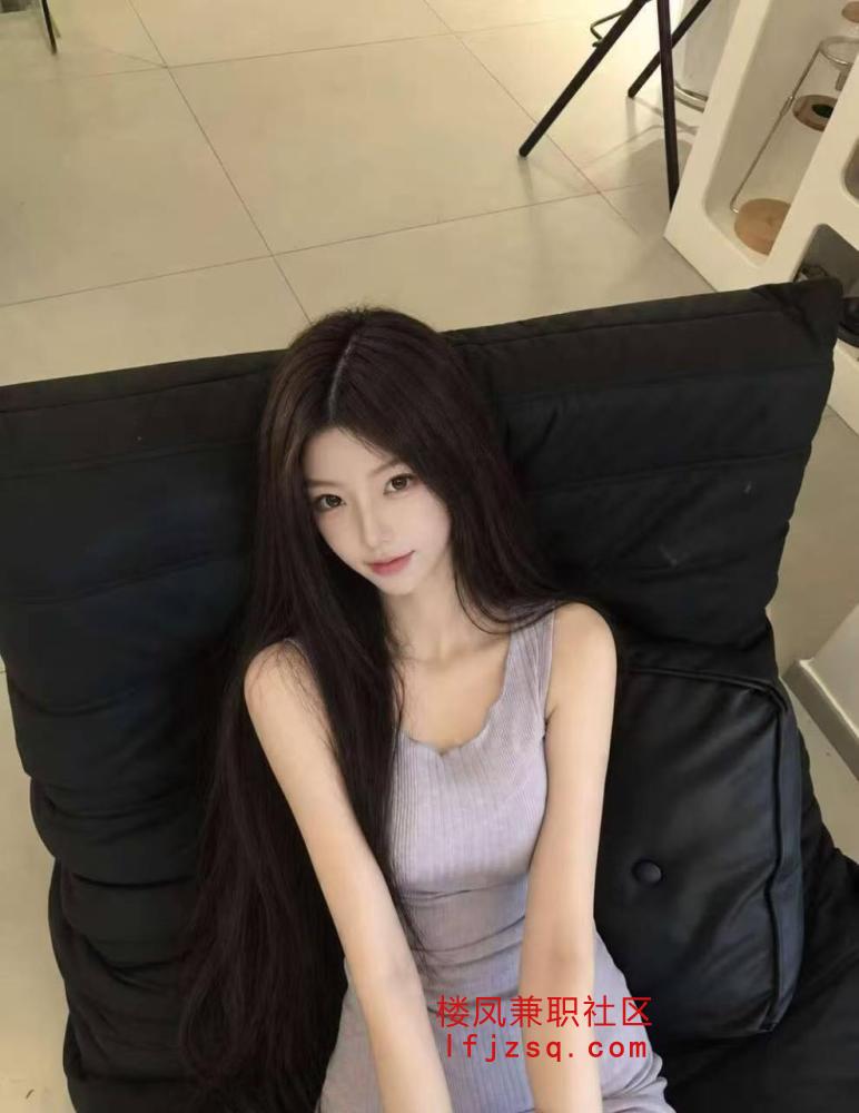 情趣诱惑小骚逼姿势多水多
