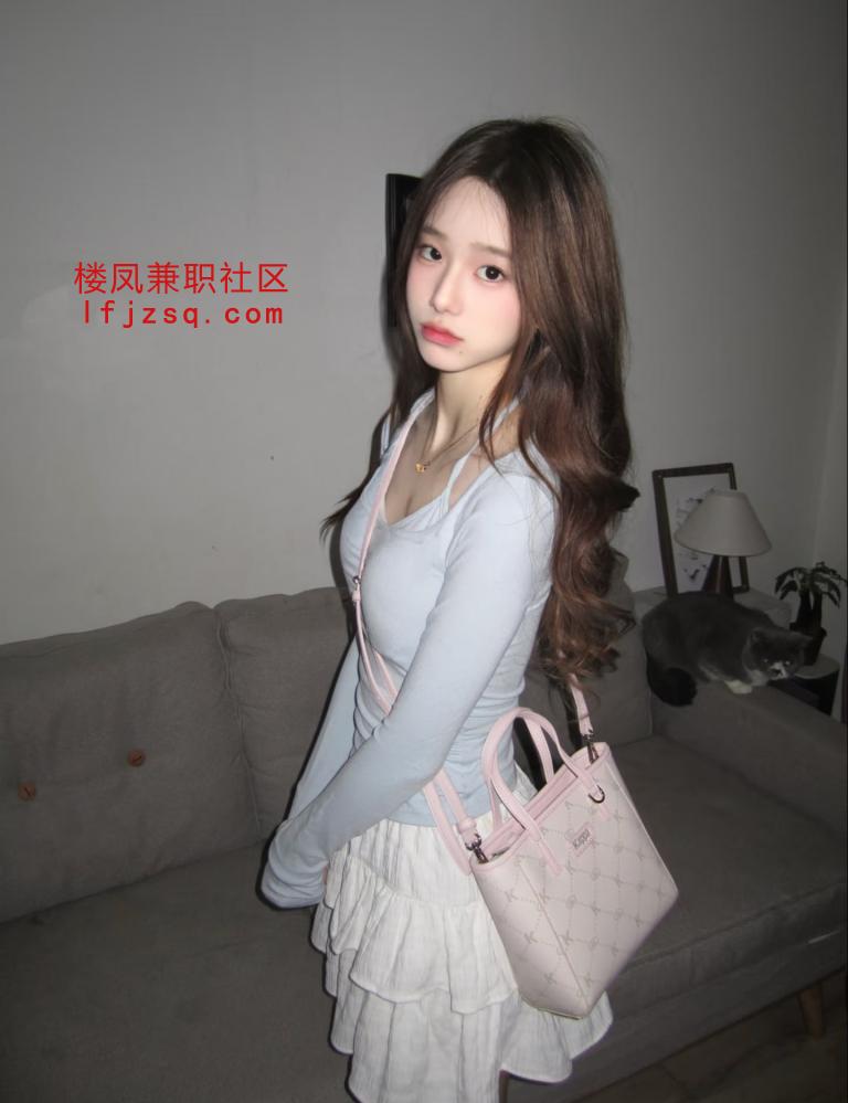 昆明居家调教青春靓丽少女 粉嫩多汁蝴蝶真极品